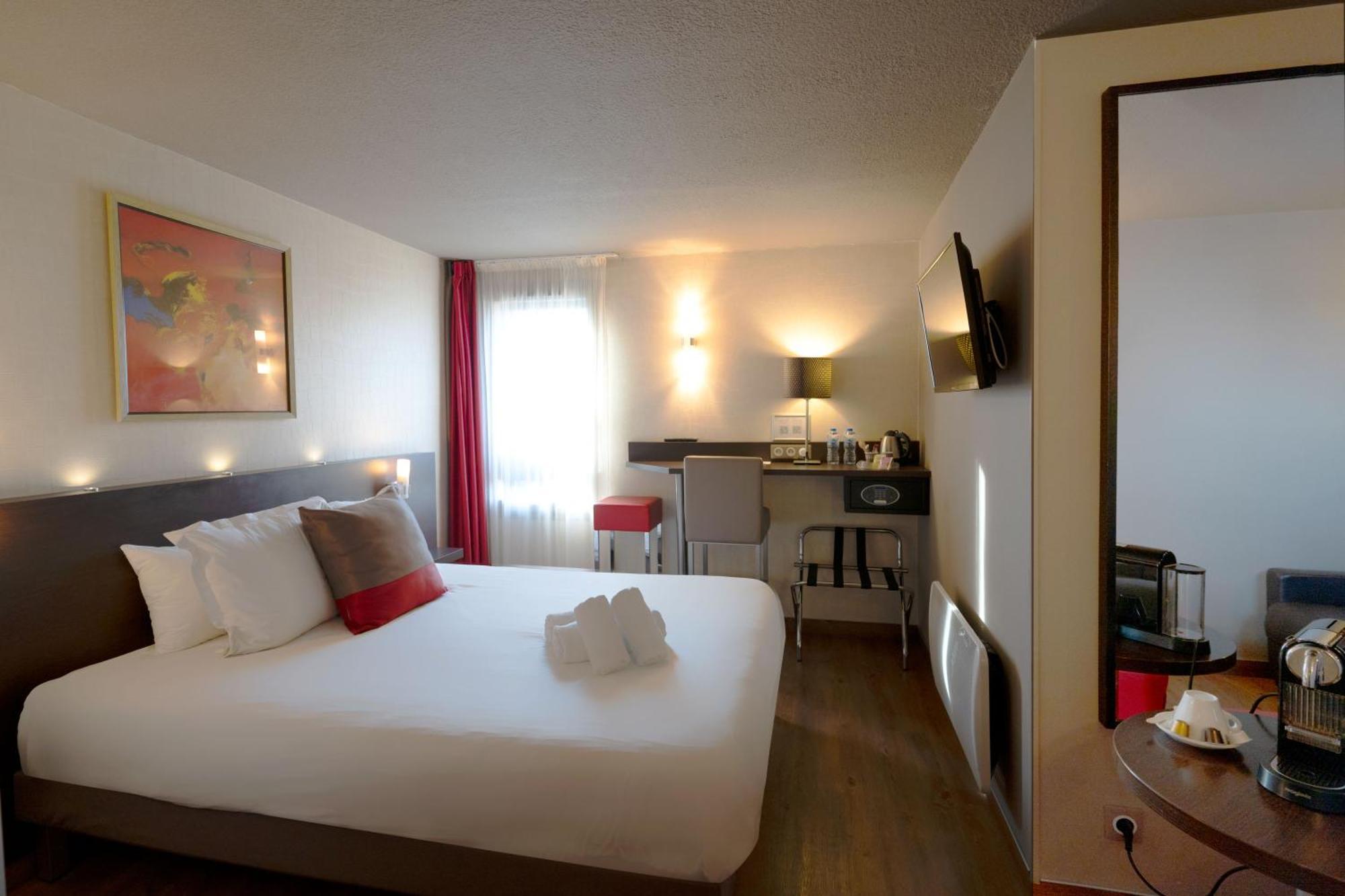 Best Western L'Atelier 117 Мобюж Екстериор снимка