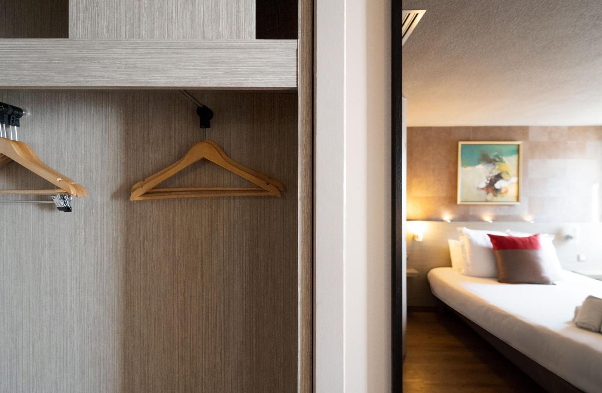 Best Western L'Atelier 117 Мобюж Екстериор снимка